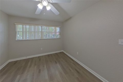 Villa ou maison à louer à Largo, Floride: 4 chambres, 249.63 m2 № 2385961 - photo 16