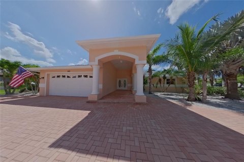 Villa ou maison à Largo, Floride 4 chambres, 249.63 m2 № 2385961