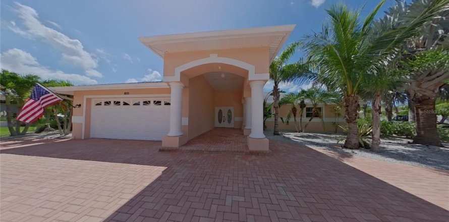 Villa ou maison à Largo, Floride 4 chambres, 249.63 m2 № 2385961