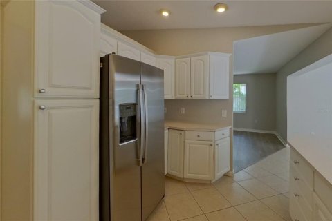 Villa ou maison à louer à Largo, Floride: 4 chambres, 249.63 m2 № 2385961 - photo 7