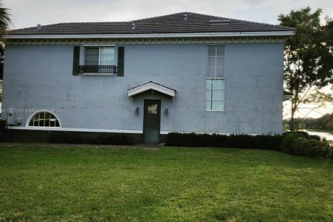 Touwnhouse à vendre à Lauderhill, Floride: 3 chambres, 126.35 m2 № 1712429 - photo 5