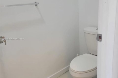 Touwnhouse à vendre à Lauderhill, Floride: 3 chambres, 126.35 m2 № 1712429 - photo 10
