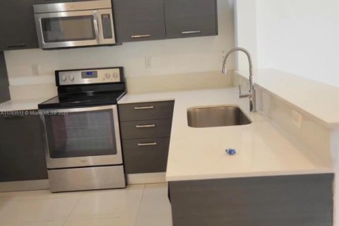 Touwnhouse à vendre à Lauderhill, Floride: 3 chambres, 126.35 m2 № 1712429 - photo 8