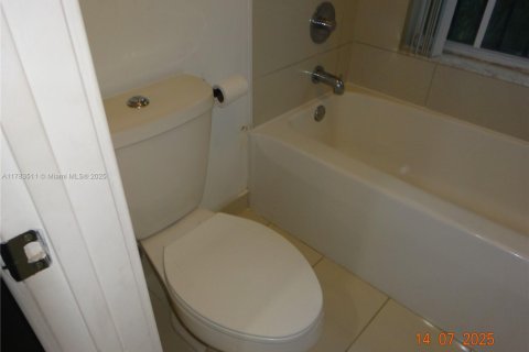 Touwnhouse à vendre à Lauderhill, Floride: 3 chambres, 126.35 m2 № 1712429 - photo 28