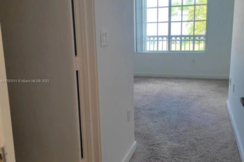 Touwnhouse à vendre à Lauderhill, Floride: 3 chambres, 126.35 m2 № 1712429 - photo 11