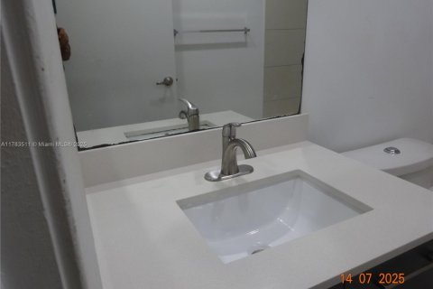 Touwnhouse à vendre à Lauderhill, Floride: 3 chambres, 126.35 m2 № 1712429 - photo 18