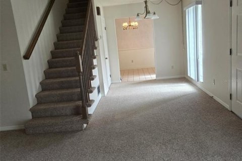 Townhouse in Ocala, Florida 3 bedrooms, 167.22 sq.m. № 2213680 - photo 4