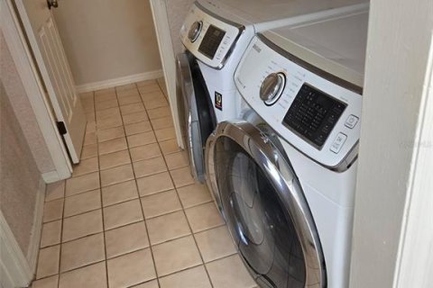 Townhouse in Ocala, Florida 3 bedrooms, 167.22 sq.m. № 2213680 - photo 5