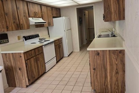 Townhouse in Ocala, Florida 3 bedrooms, 167.22 sq.m. № 2213680 - photo 2
