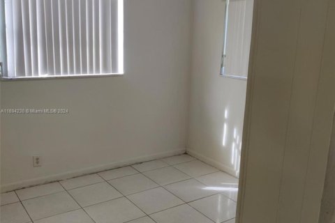 Купить коммерческую недвижимость в Халландейл-Бич, Флорида 195.09м2, № 1960798 - фото 13