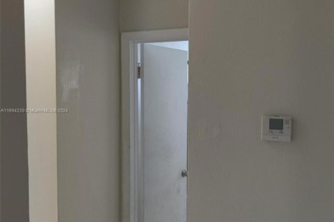 Купить коммерческую недвижимость в Халландейл-Бич, Флорида 195.09м2, № 1960798 - фото 8