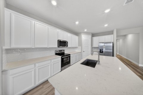 House in Port St. Lucie, Florida 4 bedrooms, 204.38 sq.m. № 2254860 - photo 12