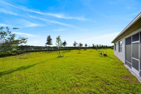 House in Port St. Lucie, Florida 4 bedrooms, 204.38 sq.m. № 2254860 - photo 30
