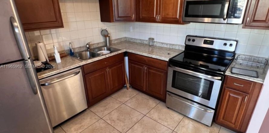 Condo in Miami, Florida, 1 bedroom  № 2027536