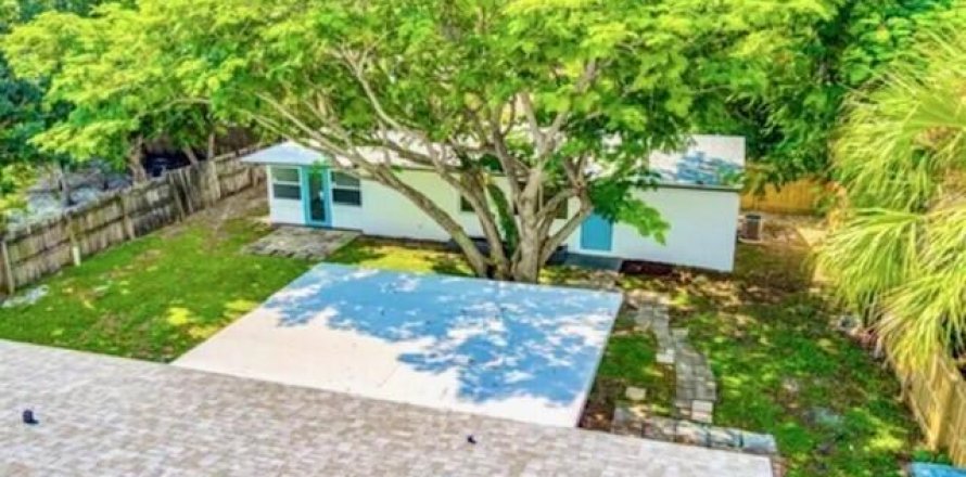 House in Lake Park, Florida 2 bedrooms, 120.4 sq.m. № 1187646