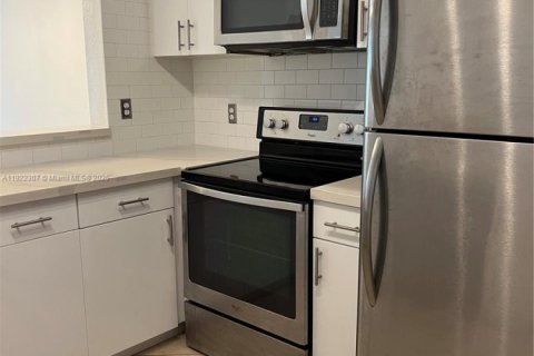 Condominio en alquiler en Sunrise, Florida, 2 dormitorios, 99.22 m2 № 1976284 - foto 6