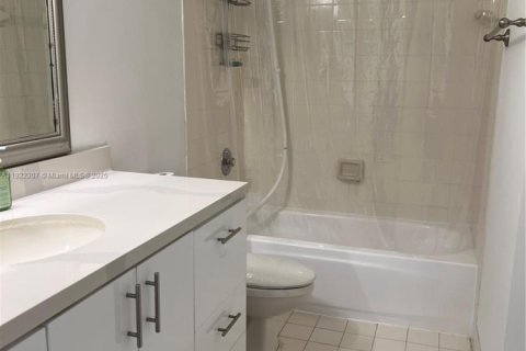 Condominio en alquiler en Sunrise, Florida, 2 dormitorios, 99.22 m2 № 1976284 - foto 11