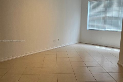 Condominio en alquiler en Sunrise, Florida, 2 dormitorios, 99.22 m2 № 1976284 - foto 7