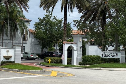 Condominio en alquiler en Sunrise, Florida, 2 dormitorios, 99.22 m2 № 1976284 - foto 17