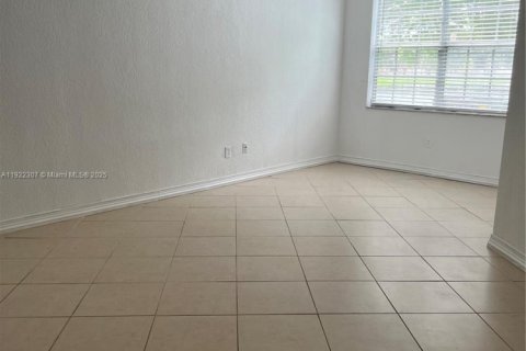 Condominio en alquiler en Sunrise, Florida, 2 dormitorios, 99.22 m2 № 1976284 - foto 12