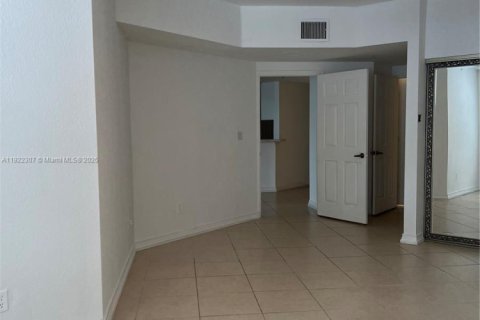 Condominio en alquiler en Sunrise, Florida, 2 dormitorios, 99.22 m2 № 1976284 - foto 4