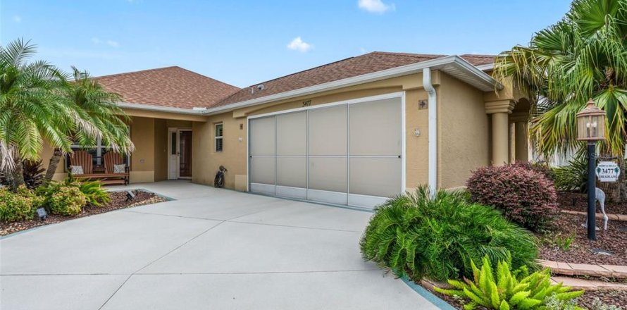 Casa en The Villages, Florida 3 dormitorios, 145.86 m2 № 2385693