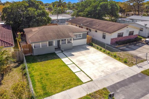 House in Fort Lauderdale, Florida 3 bedrooms, 86.77 sq.m. № 2048780 - photo 6