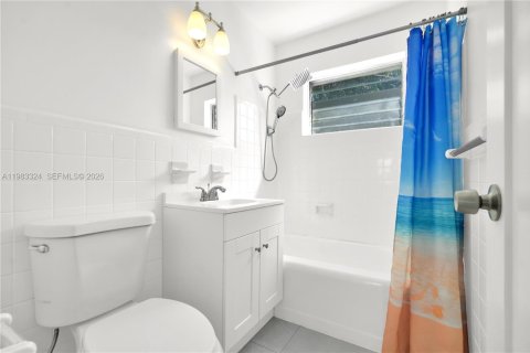 House in Fort Lauderdale, Florida 3 bedrooms, 86.77 sq.m. № 2048780 - photo 21