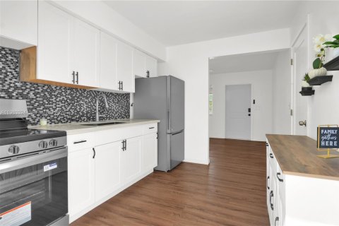 House in Fort Lauderdale, Florida 3 bedrooms, 86.77 sq.m. № 2048780 - photo 22