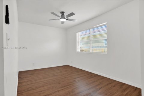 House in Fort Lauderdale, Florida 3 bedrooms, 86.77 sq.m. № 2048780 - photo 12