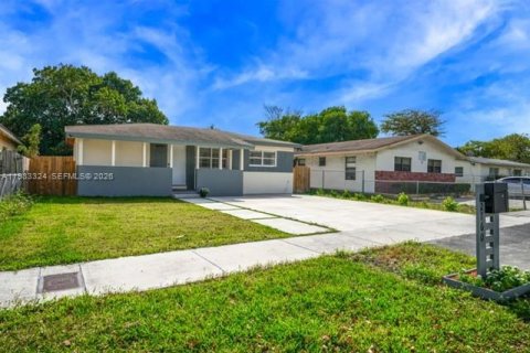 House in Fort Lauderdale, Florida 3 bedrooms, 86.77 sq.m. № 2048780 - photo 27