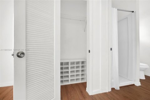 House in Fort Lauderdale, Florida 3 bedrooms, 86.77 sq.m. № 2048780 - photo 24