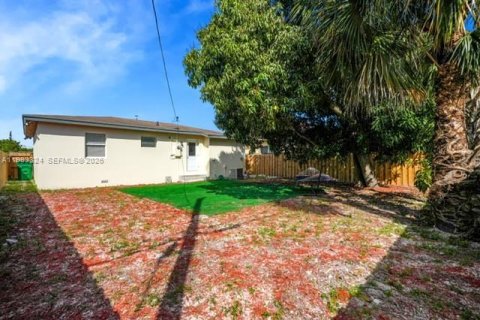 House in Fort Lauderdale, Florida 3 bedrooms, 86.77 sq.m. № 2048780 - photo 26