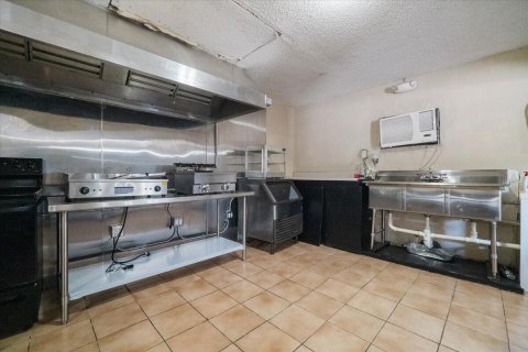 Immobilier commercial à vendre à Moore Haven, Floride № 2146272 - photo 5