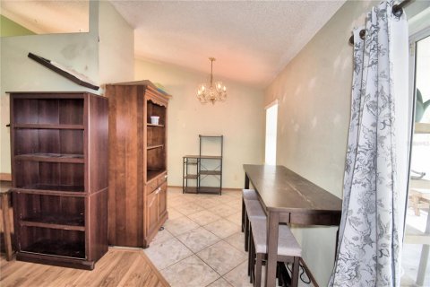 House in Winter Haven, Florida 3 bedrooms, 116.03 sq.m. № 2421781 - photo 13