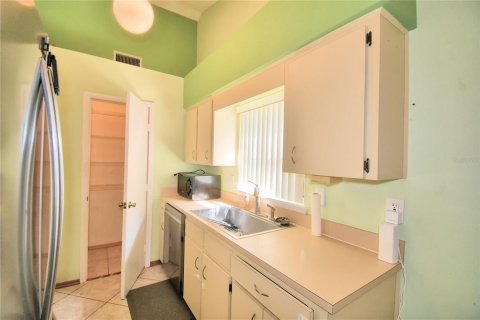 House in Winter Haven, Florida 3 bedrooms, 116.03 sq.m. № 2421781 - photo 17