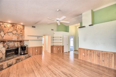 House in Winter Haven, Florida 3 bedrooms, 116.03 sq.m. № 2421781 - photo 10