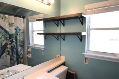 House in Winter Haven, Florida 3 bedrooms, 116.03 sq.m. № 2421781 - photo 6