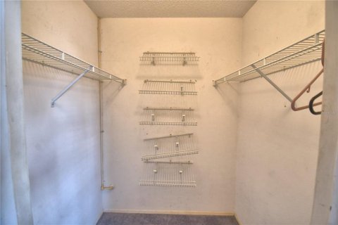 House in Winter Haven, Florida 3 bedrooms, 116.03 sq.m. № 2421781 - photo 4
