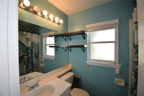 House in Winter Haven, Florida 3 bedrooms, 116.03 sq.m. № 2421781 - photo 5