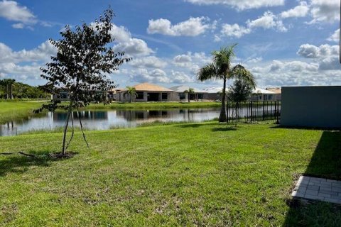 Villa ou maison à louer à Boynton Beach, Floride: 3 chambres, 225.85 m2 № 2261935 - photo 7
