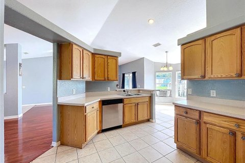 House in Spring Hill, Florida 3 bedrooms, 141.77 sq.m. № 1839874 - photo 6