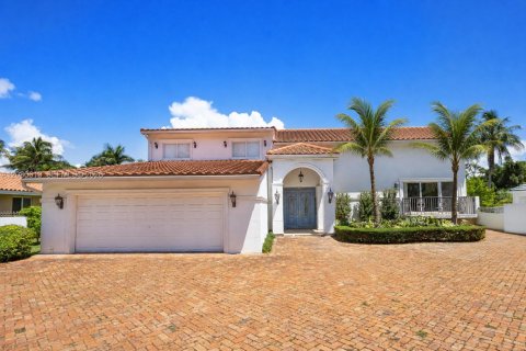 Casa en South Miami, Florida 5 dormitorios, 426.98 m2 № 2363713