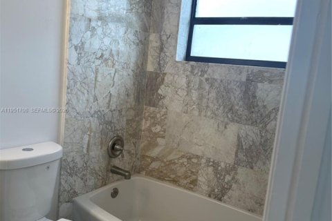 Casa en venta en Homestead, Florida, 3 dormitorios, 123.93 m2 № 2007436 - foto 14