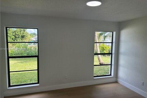 Casa en venta en Homestead, Florida, 3 dormitorios, 123.93 m2 № 2007436 - foto 12