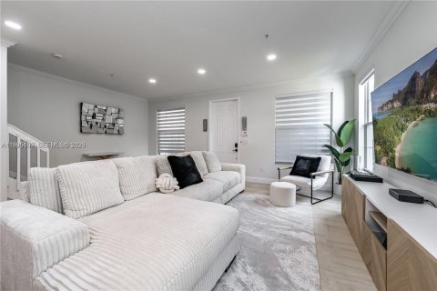 Townhouse in Miramar, Florida 3 bedrooms, 165.55 sq.m. № 2066368 - photo 10