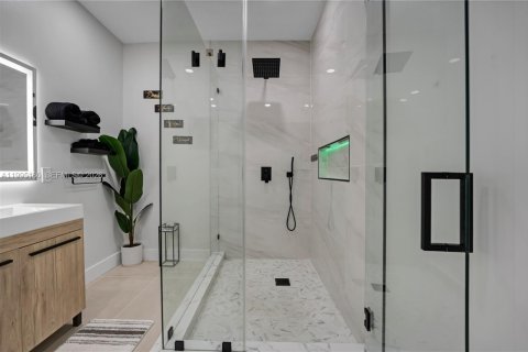 Townhouse in Miramar, Florida 3 bedrooms, 165.55 sq.m. № 2066368 - photo 27