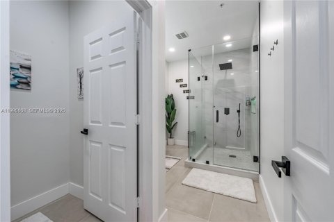 Townhouse in Miramar, Florida 3 bedrooms, 165.55 sq.m. № 2066368 - photo 28