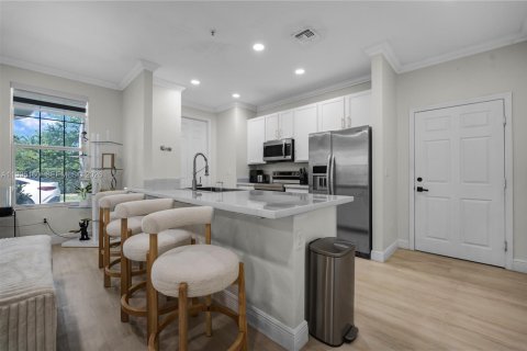 Townhouse in Miramar, Florida 3 bedrooms, 165.55 sq.m. № 2066368 - photo 4