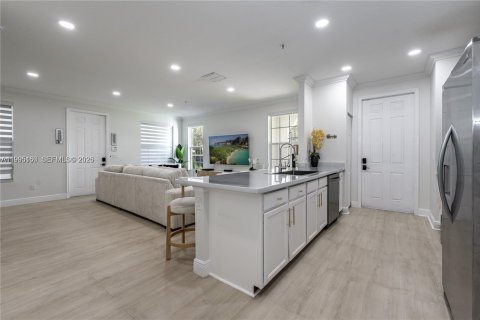 Townhouse in Miramar, Florida 3 bedrooms, 165.55 sq.m. № 2066368 - photo 9